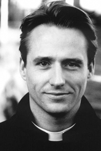 Linus Roache